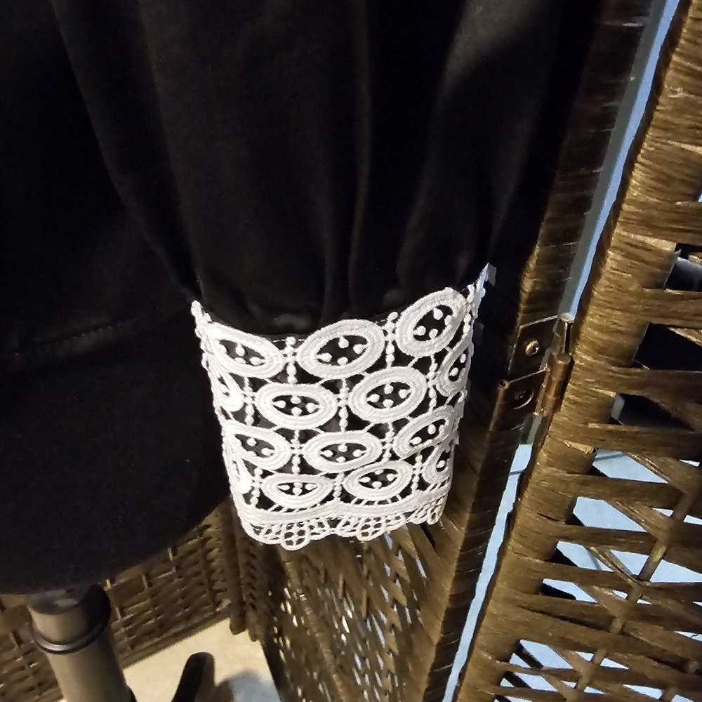 Botton Down Blouse - Picture 5 of 10